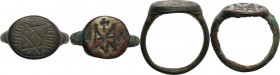 Lot of 2 bronze rings. Late Roman to Early Medieval period. Sizes: 17.25 mm, 18.50 mm.