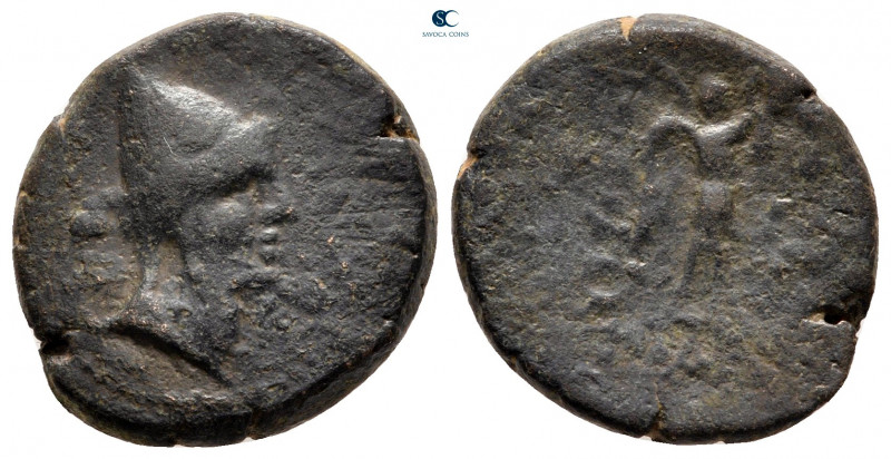 Commagene. Laodicea. Mithradates II 123-88 BC. 
Dichalkon Æ

19 mm, 5,48 g
...