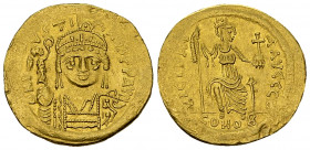 Iustinus II AV Solidus 

Iustinus II (565-578 AD). AV Solidus (19 mm, 4.42 g), Constantiople.
Obv. DN IVSTINVS PP AVI, Cuirassed bust facing, weari...