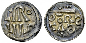 Charlemagne, AR Denier, Dorestad 

Monnaies Carolingiennes. Charlemagne (768-814). AR Denier (17 mm, 1.28 g), Dorestad. 
Av. CARo / LVS.
Rv. DORS ...