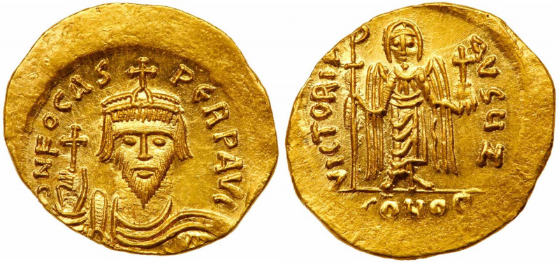 Phocas, 602-610. Gold Solidus (4.48 g). Mint of Constantinople. Draped and cuira...