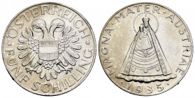 Austria. 5 schilling. 1935. (Km-2853). Ag. 14,82 g. AU. Est...35,00. 

Spanish description: Austria. 5 schillings. 1935. (Km-2853). Ag. 14,82 g. EBC...