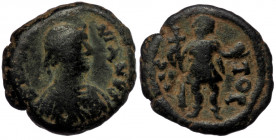JUSTINIAN I (527-565). Pentanummium Cherson. ( bronze. 2.99 gr. 14 mm)
D N IVSTINIANVS.
Diademed, draped and cuirassed bust right.
Rev: VICTOR./ Emper...