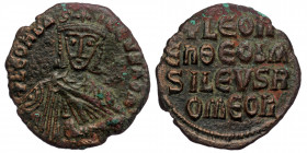 Leo VI the Wise, 886-912. Follis (Bronze, 7.38 g. 25 mm), Constantinopolis. 
+LЄOn bASILЄVS ROM' Bust of Leo VI facing, with short beard, wearing crow...