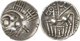 Élusates. Drachme au cheval c.IIIe-IIe s. av. J.-C.

Av. Tête disloquée à gauche. 
Rv. Cheval stylisé à gauche ; en-dessous, élément décoratif et a...