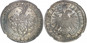 Oettingen (comté d’), Louis Eberhard (1622-1634). Thaler 1624.
NGC MS 65 (5781461-007).
Av. * LVDWIG* EBERHARD* COMES* OTING*. Écu surmonté d’un cas...