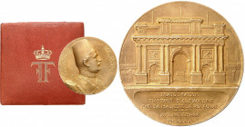 Fouad Ier (1917-1936). Médaille, inauguration du stade d’Alexandrie par sa majesté le Roi Fouad I, par S. E. Vernier et Falize, dans sa boîte d’origin...