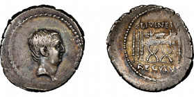 L. Livineius Regulus 42 avant J.-C.
Denarius, Rome, 44 avant J.-C, AG 3.89 g.
Ref : Crawford 494/28, Syd. 1110, Livineia 11. Conservation : NGC XF 4/5...