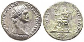 Domitianus 81-96
Sestertius, Rome, 85-86, AE 21.5 g.
Avers : IMP CAES DOMIT AVG GERM COS XV CENS PER PP tête laurée à droite
Revers : IOVI VICTORI au ...