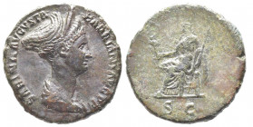 Hadrianus pour Sabina 
As, 128-134, Rome, AE 8.79 g.
Avers : SABINA AVGVSTA - HADRIANI AVG P P, Buste diademé et drapé à droite
Revers : Vesta assise ...