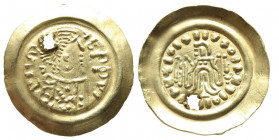 Lombards
Monnayage au nom et au type de Mauricius Tiberius
Tremissis, Lombardie, VIIe siècle, AU 1.28 g. 
Ref : Bernareggi 1-5, Sambon 299-303, Wroth ...