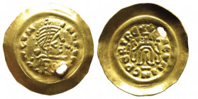 Cunipertus 686-700
Tremissis, 686-700, lettre M, AU 1.25 g.
Ref : Bernareggi 1-16, Pardi n° 8 Tav. II
Conservation : Troué sinon Superbe