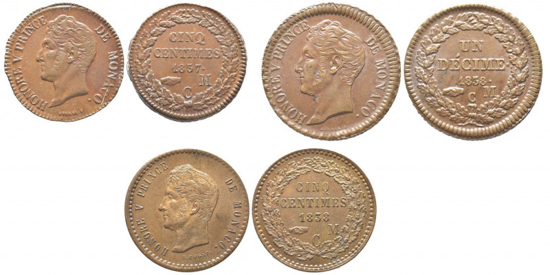 Honoré V 1819-1841
Lot de trois monnaies Un Décime, 1838 MC, 5 Centimes 1837 et...