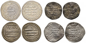 Lot de 4 monnaies :
- Umayyades d'Orient 41-132H, Hisham ben abd al-Malik 105-125H, Dirham, Wasit, 122 H, AG 2.81 g.
- Abbasides de Bagdad 132-659H, A...