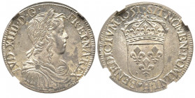Louis XIV 1643-1715
1/2 Écu à la mèche longue, La Rochelle, 1651 H, AG 13.72 g.
Ref : G. 169. avec var. au revers NA.REX.
Conservation : NGC MS 63. Su...