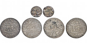 British India
Bengal Presidency 1830-1833
Lot de 3 : 2 monnaies de Rupee, Year 19, AG 11.64 g.
& 1/4 Rupee, Year 19, 1830-1833, AG
Ref : KM#106 (S Pri...