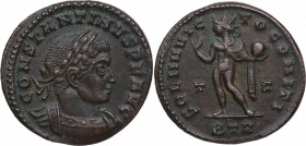 306 – 312 d.C. Constantino I. Treverorum. Follis. (RIC 55). Ae. 3,54 g.  Busto laureado y drapeado de Constantino a derecha, alrededor leyenda /Deidad...