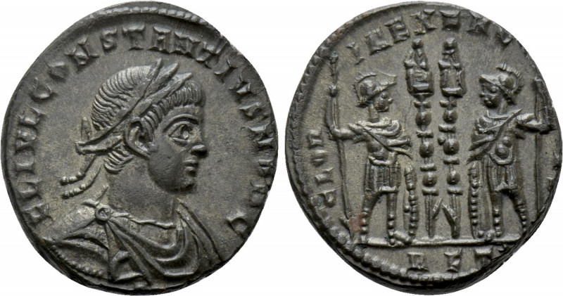 CONSTANTIUS II (Caesar, 324-337). Follis. Rome. 

Obv: FL IVL CONSTANTIVS NOB ...