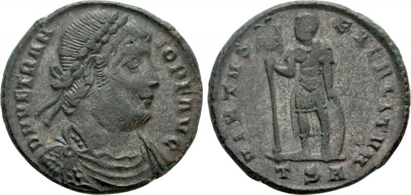 VETRANIO (350). Ae. Thessalonica. 

Obv: D N VETRANIO P F AVG. 
Laureate, dra...