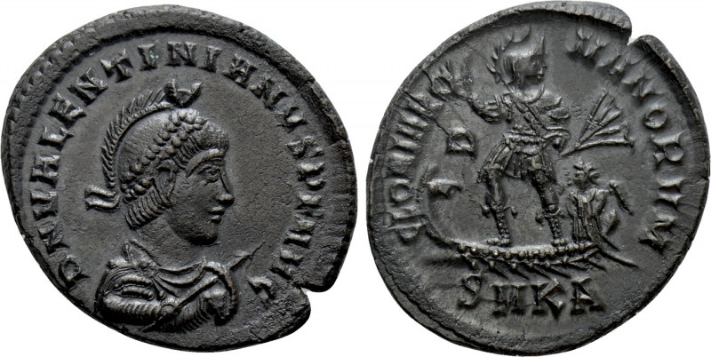 VALENTINIAN II (364-375). Ae. Cyzicus. 

Obv: D N VALENTINIANVS P F AVG. 
Dia...