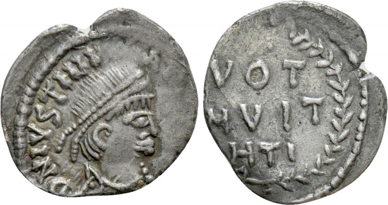 JUSTINIAN I (527-565). Siliqua. Carthage. 

Obv: D N IVSTINIANVS P P AG. 
Dia...