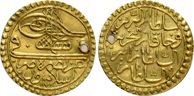 OTTOMAN EMPIRE. Mustafa III (AH 1171-1187 / AD 1757-1774). GOLD Zeri Mahbub. Ist...