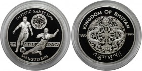 Weltmünzen und Medaillen , Bhutan. Olympische Sommerspiele 1996 in Atlanta - Fussball. 300 Ngultrum 1993, Silber. 0.93 OZ. KM 79. Polierte Platte