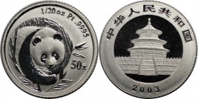 Weltmünzen und Medaillen , China Panda. Tempel des Himmels / Panda stand vor dem Essen Bambus. 50 Yuan 2003, Platinum. 1,55 g. KM 1470, Fr. B36. Polie...