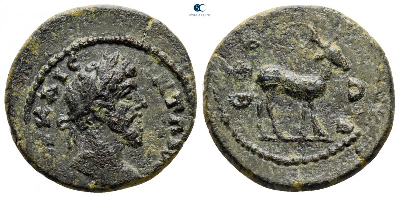 Ionia. Ephesos. Marcus Aurelius AD 161-180. 
Bronze Æ

20 mm, 3,17 g



v...