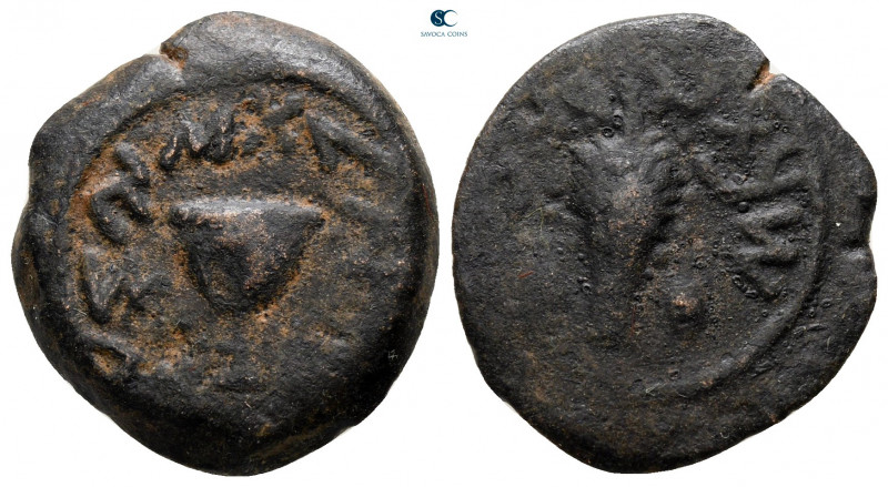 Judaea. Jerusalem. First Jewish War AD 66-70. 
Prutah Æ

19 mm, 4,61 g


...