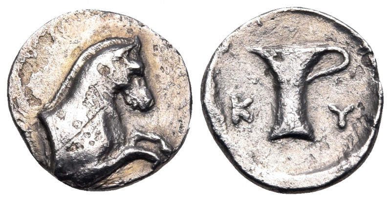 AEOLIS. Kyme. 4th century BC. Obol (Silver, 11 mm, 0.69 g, 8 h). Forepart of a h...