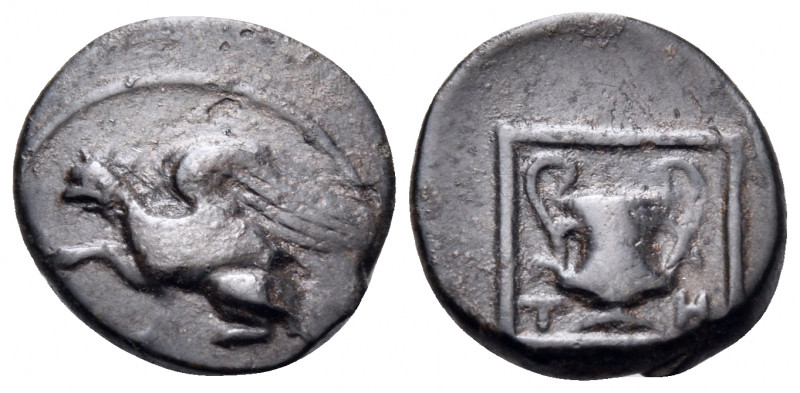 IONIA. Teos. Circa 370-300 BC. Chalkous (Bronze, 10 mm, 0.96 g, 12 h). Griffin s...