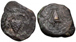 JUDAEA, Herodians. Herod II Archelaus, 4 BCE-6 CE. Prutah (Bronze, 19 mm, 2.57 g, 8 h), Jerusalem. HPΔOY Grape bunch on vine with small leaf. Rev. EΘN...