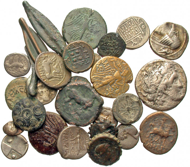 GREEK. (Mixed metals, 109.65 g). A lot of Thirty (30) Greek silver and bronze is...