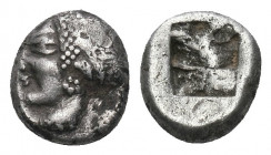 Greek AR Silver Obol, Ca. 350-300 BC..

Weight: 1,12 gr
Diameter: 9 mm