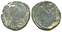 Anastasius I. 491-518. AE follis .

Weight:9,9 gr
Diameter:24 mm