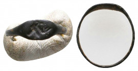 Roman Bronze Large Seal Ring , Circa 1st - 2nd Century AD.

Weight: 0.8 gr
Diameter: 19 mm