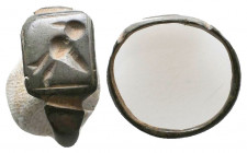 Roman Bronze Seal Ring with a bird on bezel , Circa 1st - 2nd Century AD.

Weight: 2.5 gr
Diameter: 19 mm
