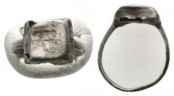 Roman Silver Ring , Circa 1st - 2nd Century AD.

Weight: 1.3 gr
Diameter: 19 mm