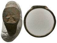 Roman Bronze Ring , Circa 1st - 2nd Century AD.

Weight: 2.5 gr
Diameter: 19 mm