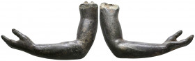 Ancient Roman Very Large Solid Bronze Arm and Hand Statue, 2nd - 3rd century A.D. .

Weight: 200+ gr
Diameter: 100 mm