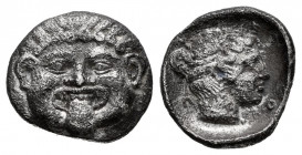 Macedon. Neapolis. Hemidrachm. 375-350 BC. (Sng Ans-428-54). (Hgc-3.1, 588). Anv.: Facing gorgoneion. Rev.: ΝΕΟΠ. Head of nymph right within incuse sq...