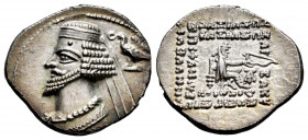 Kingdom of Parthia. Phraates IV. Drachm. 38-2 BC. Ekbatana. (Sellwood-52.10). Anv.: Diademed bust left; to right, eagle left, holding wreath. Rev.: Ar...