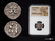 Furius. M. Furius L.f. Philus. Denarius. 119 BC. Central Italy. (Ffc-730). (Craw-281/1). (Cal-600). Anv.: M. FOVRI. L.F. around laureate head of Janus...