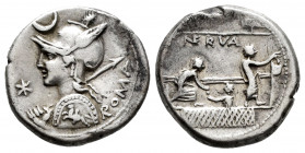 Licinius. P. Licinius Nerva. Denarius. 113-112 BC. Uncertain mint. (Ffc-802). (Craw-292/1). (Cal-888). Anv.: Diademed head of Roma left, holding spear...