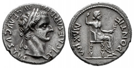 Tiberius. Denarius. 14-37 AD. Lugdunum. (Ric-30). (Bmcre-48). (Rsc-16a). Anv.: TI CAESAR DIVI AVG F AVGVSTVS, laureate head right. Rev.: PONTIF MAXIM,...