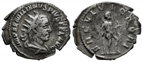 Aemilian. Antoninianus. 253 AD. Rome. (Ric-3b). (Rsc-13). Anv.: IMP AEMILIANVS PIVS FEL AVG, radiate, draped and cuirassed bust right. Rev.: HERCVL VI...
