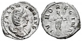 Salonina. Antoninianus. 257-258 AD. Rome. (Ric-29). (Rsc-60). Anv.: SALONINA AVG, diademed, draped bust right, on crescent . Rev.: IVNO REGINA, Juno s...