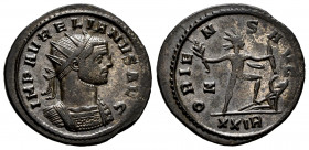 Aurelian. Antoninianus. 275 AD. Rome. (Ric-V 64). Anv.: IMP AVRELIANVS AVG, radiate and cuirassed bust to right. Rev.: ORIENS AVG, radiate Sol advanci...