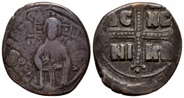 Follis. 1034-1041 d.C. Constantinople. (Doc-C 1/48). (Sear-1825). Anv.: Christ Antiphonetes standing facing, holding Gospels and raising hand in bened...